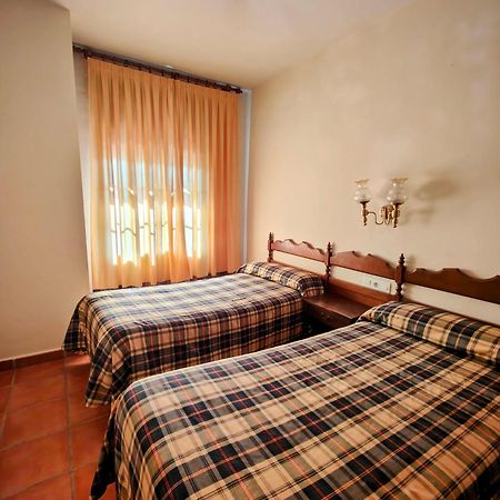 Hostal Montemayor Montemayor del Rio ภายนอก รูปภาพ